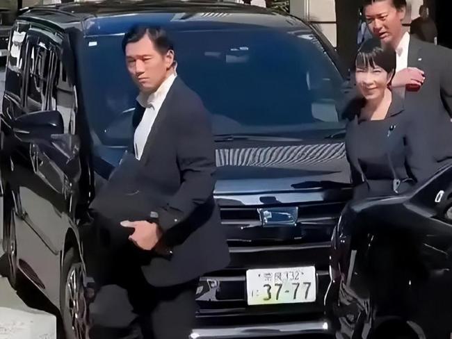 高市早苗车牌竟是这4个数 挑衅中方？ 历史记忆的符号战争