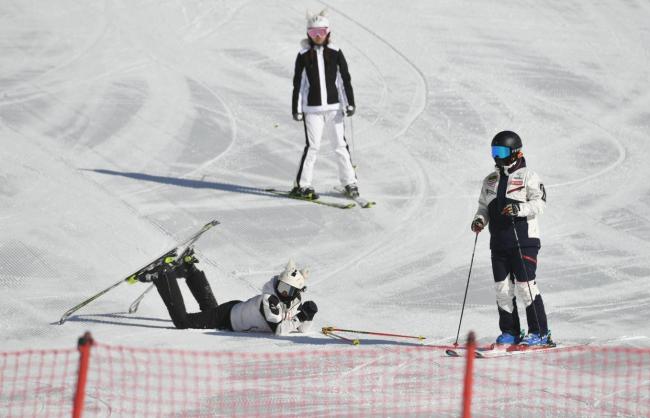 北京延庆将开启百余项冰雪活动 雪飞燕开板迎客