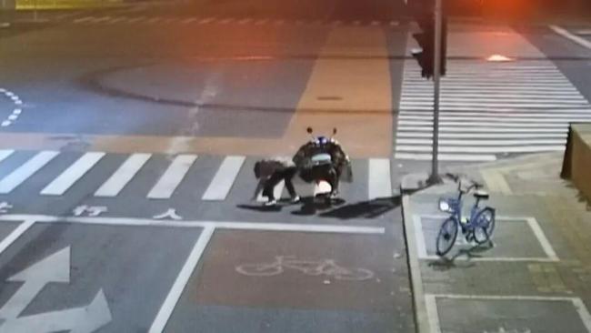 北京一男子酒后骑行身亡，现场画面曝光：死前曾摔倒6次 醉驾悲剧警示