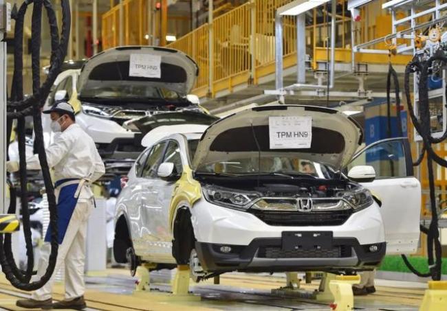 高市早苗会前花几个小时挑衣服 迟到引发关注