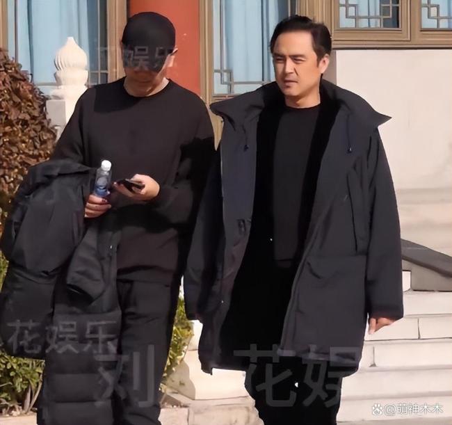 『唐嫣』现身『罗晋』父亲葬礼 力破婚变传闻