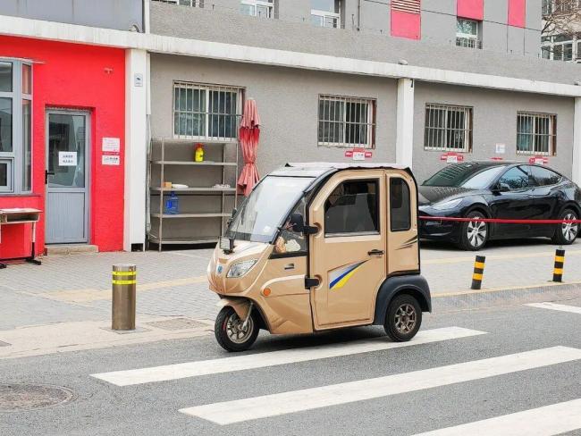 “老头乐”C7驾照试点系谣言 自媒体热炒引发关注