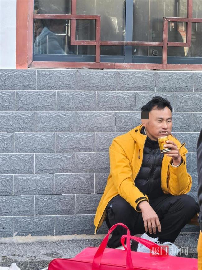 荒野选手赛前最后1小时疯狂“进补” 能量满满迎挑战