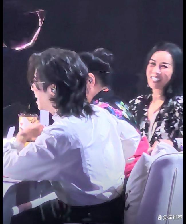 那英怼华晨宇 音乐理念碰撞火花