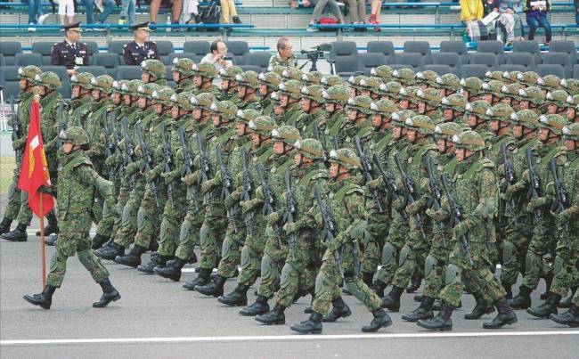 日网友说台湾若有事高市先去前线 民调数据引质疑