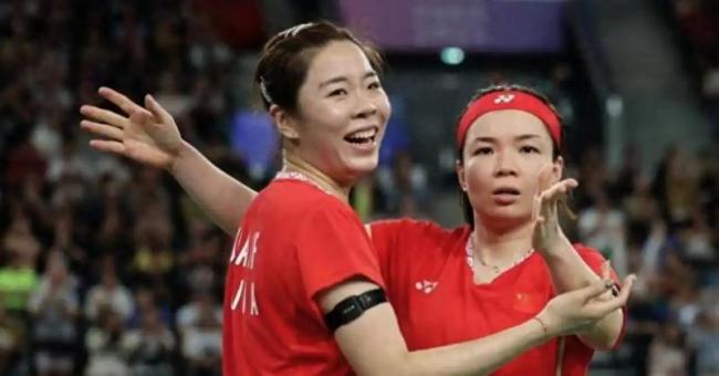 陳清晨完美謝幕:國(guó)羽現(xiàn)役多金王 女雙全滿(mǎn)貫 女雙混雙排名第一 傳奇落幕新篇章