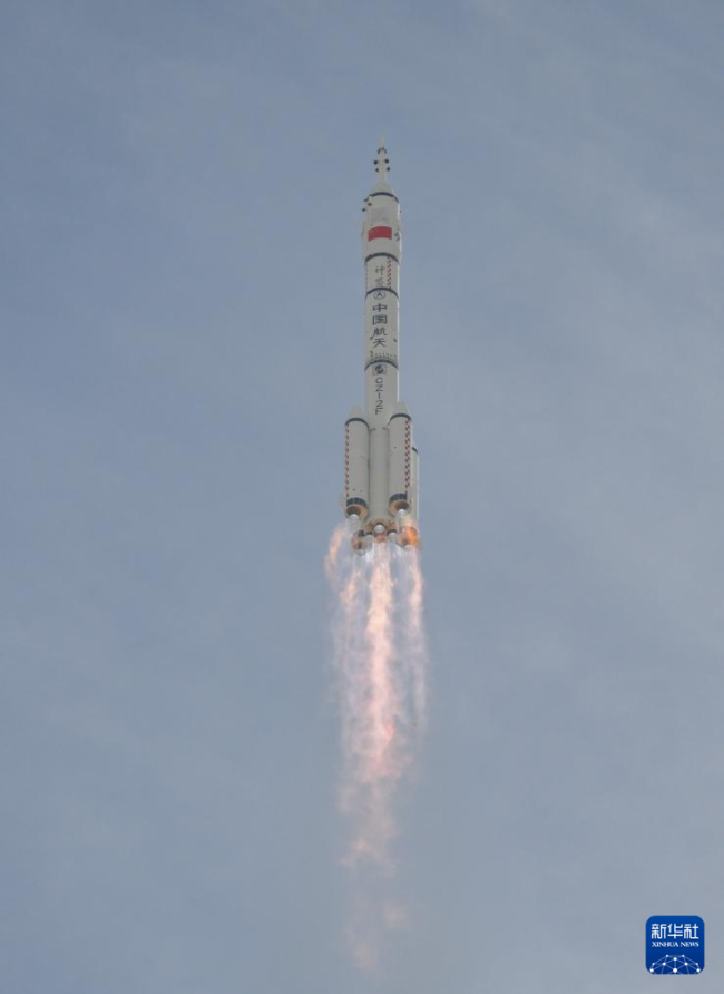 神二十二神箭凌日瞬间 应急发射圆满成功