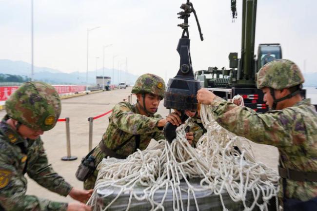 艦艇編隊“遭襲”！直擊後裝綜合保障演練現場