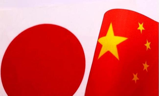 特朗普的沉默在意料之中，高市私下退让，中日关系元旦或将明晰