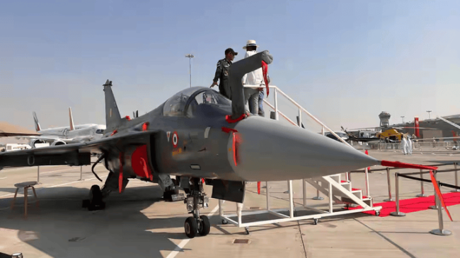 印度称“光辉”战机全球最安全 争议言论引关注