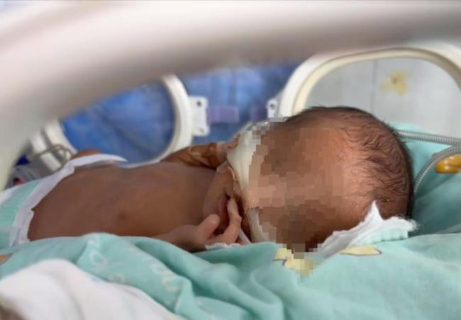 早產(chǎn)男嬰出保溫箱后昏迷離世 短短一小時突發(fā)狀況