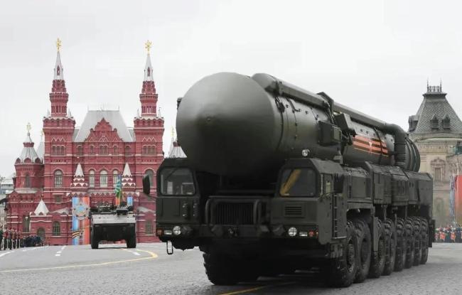 专家:俄井射洲际导弹出了大问题 紫色毒云暴露致命缺陷