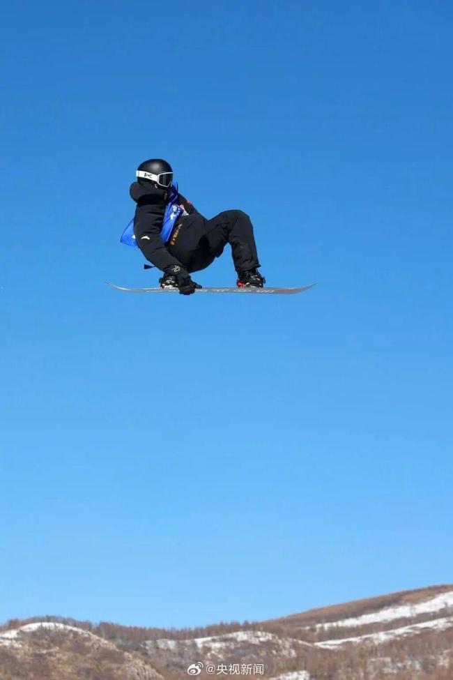 苏翊鸣单板滑雪强势夺冠 葛春宇摘银 中国双星闪耀云顶站