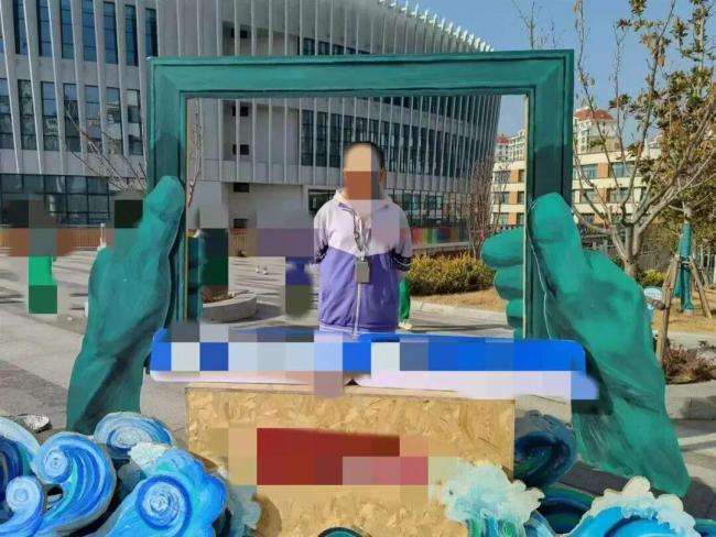 一名体检时摔倒在地猝死的初中生家长发声，呼