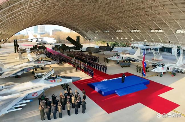 金正恩携女穿“亲子装”出席活动 庆祝空军成立80周年