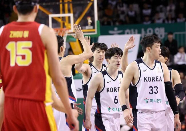 中国男篮再负韩国 世预赛两连败 进攻端低迷