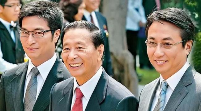 香港火災(zāi)發(fā)生地在王祖藍(lán)家附近 全城齊心救援