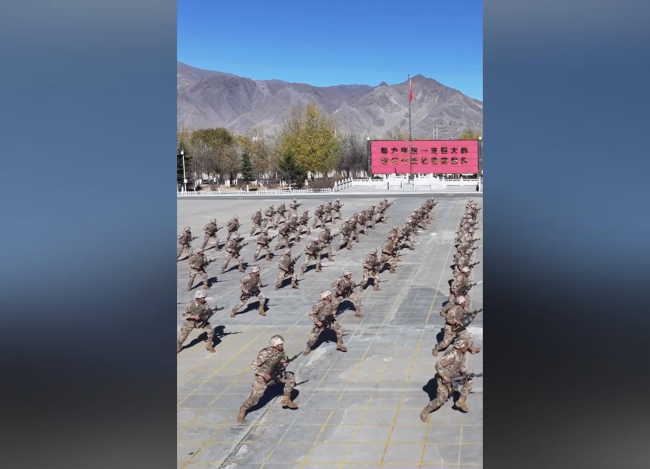 武警新兵团刺杀会操杀声震天