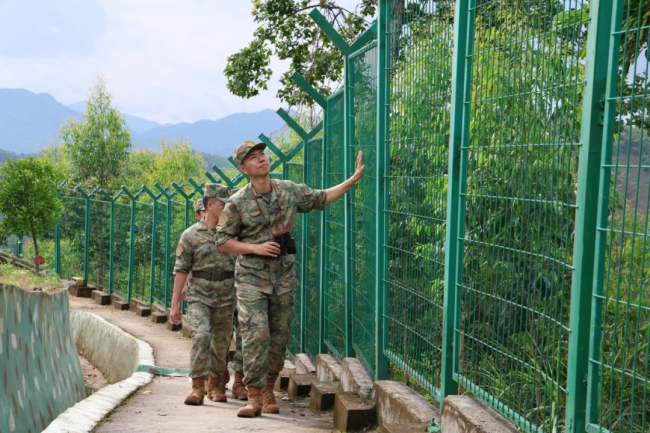 军官谢亮用25年将千里边防刻进心里 守护边疆的无悔青春