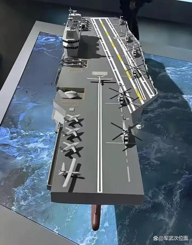 网上热议的“077型两攻”是真的吗 模型引发猜测