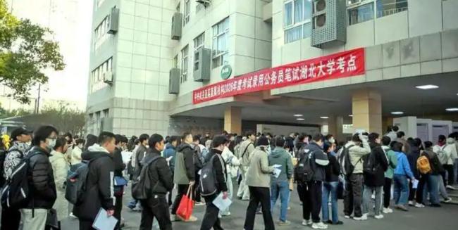 考完国考一周再考省考 编制梦驱使