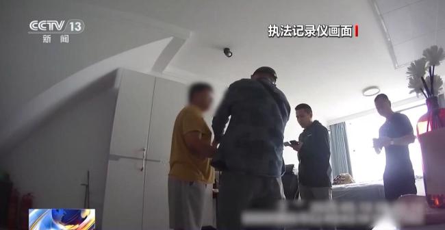 高额兼职变犯罪 厕所小广告牵出涉黄暗网
