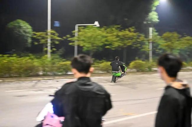 改装电动自行车“步步惊心” 非法改装乱象频发