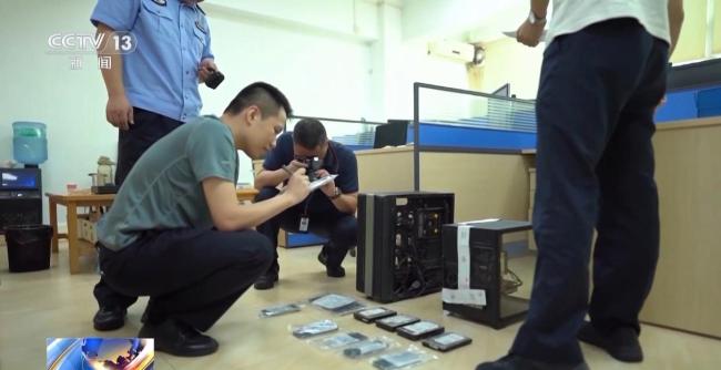 高额兼职变犯罪 厕所小广告牵出涉黄暗网