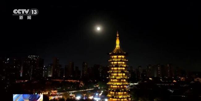 今年最后一次“超级月亮”