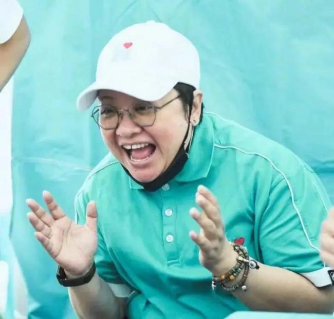 TVB前特约演员蹭香港火灾热度卖保险 借悲剧推销引众怒