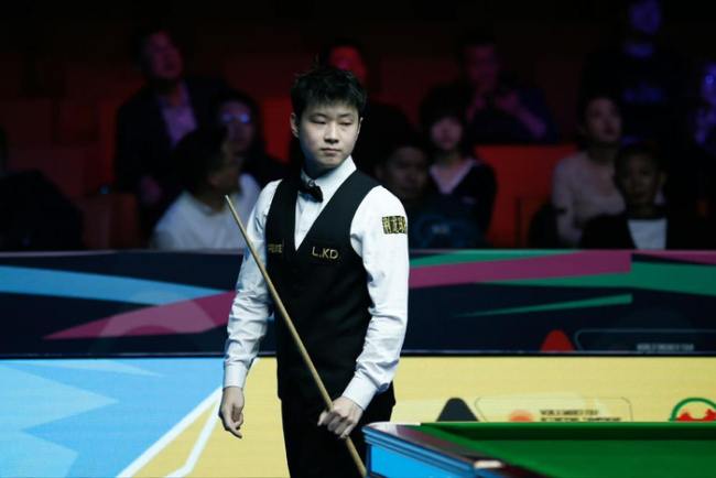 斯诺克英锦赛：赵公子6-1战胜龙泽煌 晋级16强展现实力