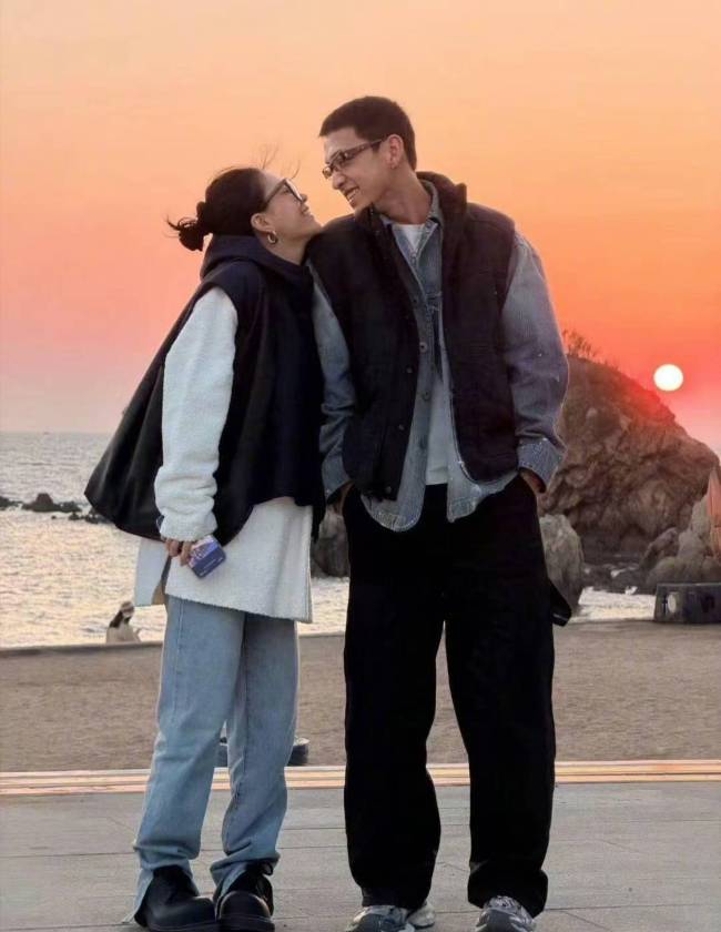 李嘉格新男友才26岁 甜蜜恋情引爆热搜