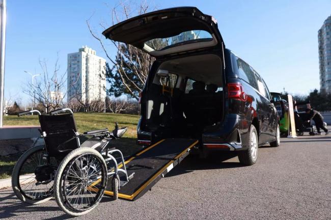 北京实现“坐轮椅打车” 科技助残无碍同行