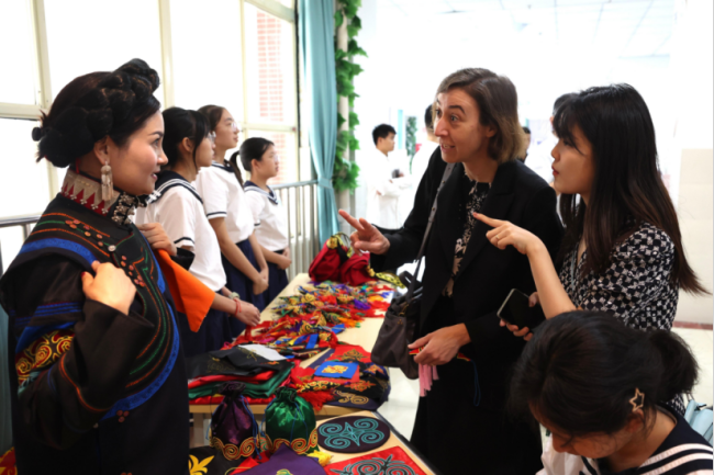 外国政要为何青睐成都 产业共赢与认知升级