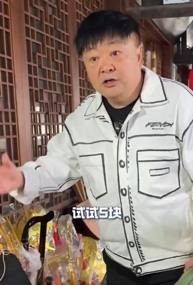 安昌古鎮(zhèn)增設(shè)烏氈帽免費拍照打卡點 優(yōu)化服務(wù)迎游客