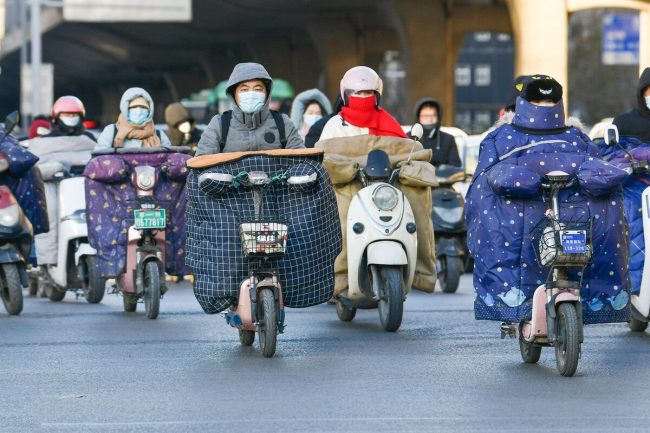 部分门店将老国标电动车转二手卖 潜藏安全与法律风险