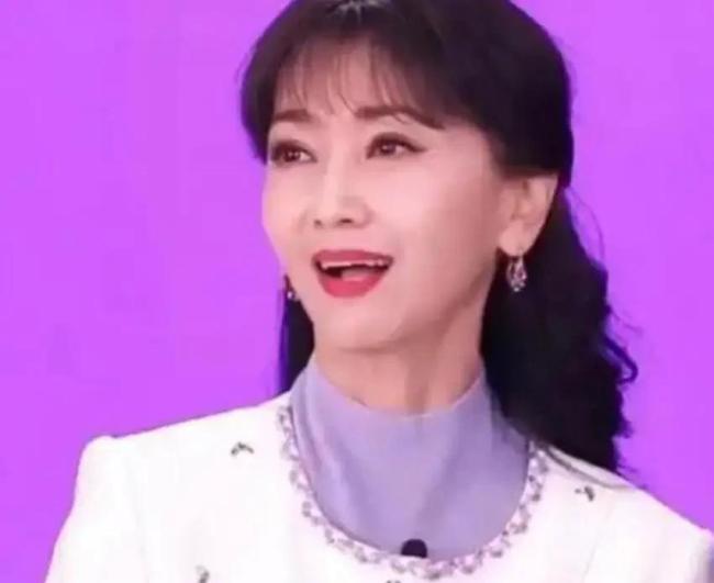 叶童说许仙是被白娘子蒙骗的 澄清退出巡演真相