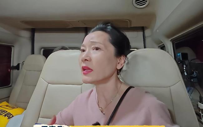何赛飞一直在发火 真性情引热议