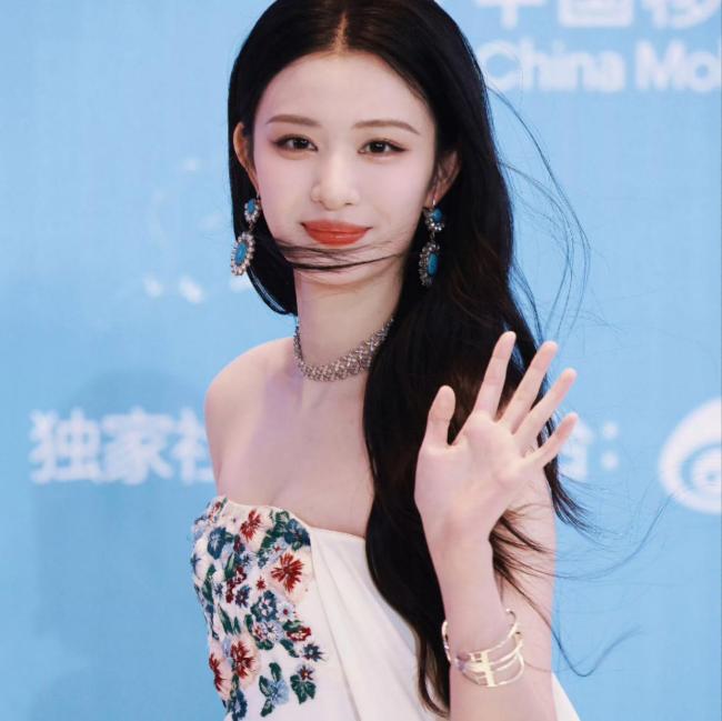 爱奇艺尖叫之夜成内娱大型一又友圈 熟东说念主局重构盛典价值