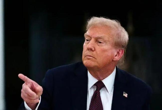 国际足联为何设立奖项奖励特朗普 争议与讽刺交织