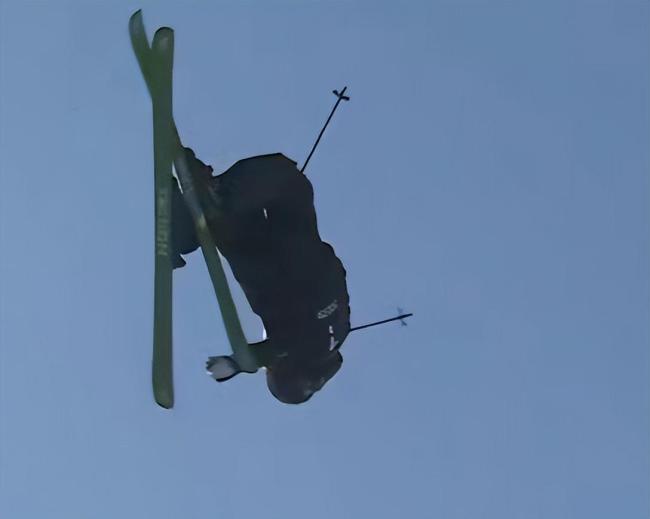 谷爱凌新赛季首金 重返福地再夺冠军