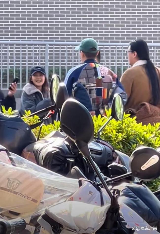 李纯马頔腿相通长 恩爱佳偶幸福满溢