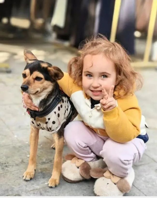 中国夫妻生出金发碧眼女儿 鉴定为亲生 家族隐秘基因显现