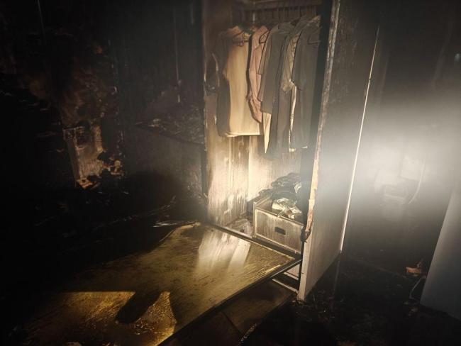 男子出門(mén)十幾分鐘家差點(diǎn)沒(méi)了 充電器未拔引發(fā)火災(zāi)