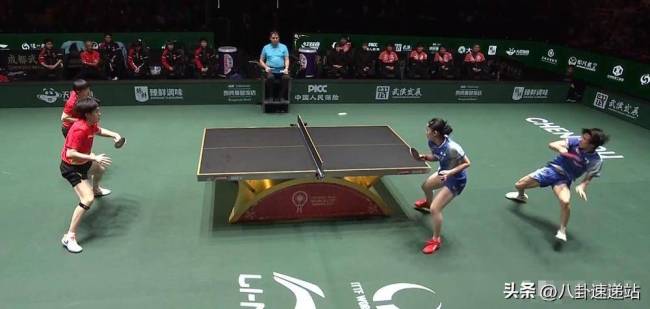 混團(tuán)中日大戰(zhàn)！莎頭組合打瘋了，張本美和輸懵了 默契配合無(wú)懈可擊