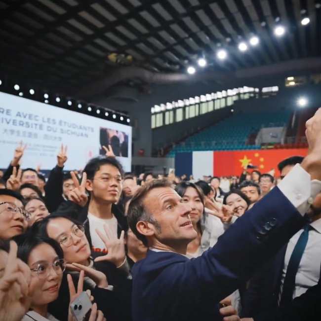 马克龙发文展现访华精彩瞬间 感谢热情接待