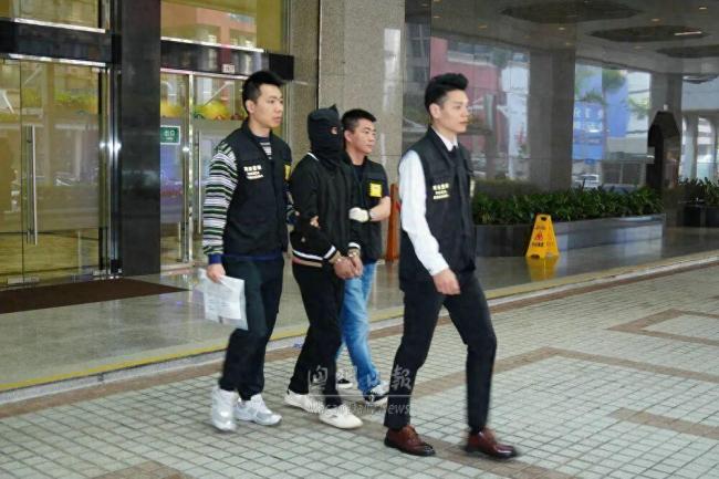 男子在澳門搶走女子20萬港元