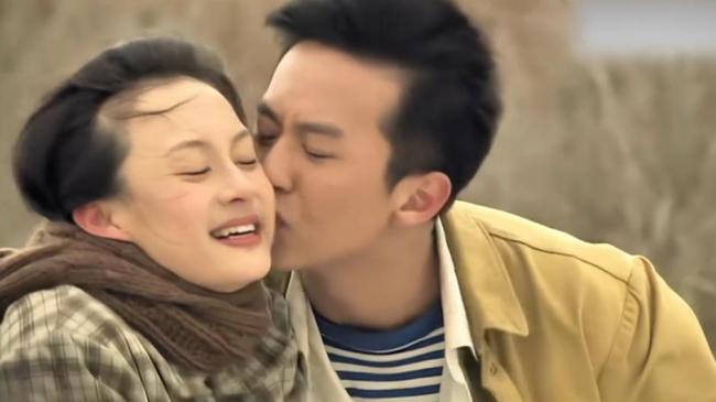 鄧超假裝“親一口”逗笑孫儷 恩愛如初撒狗糧