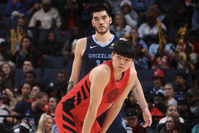 杨瀚森首发上场精彩集锦,梦幻脚步暴扣,妙传连连,下半场强势回归!