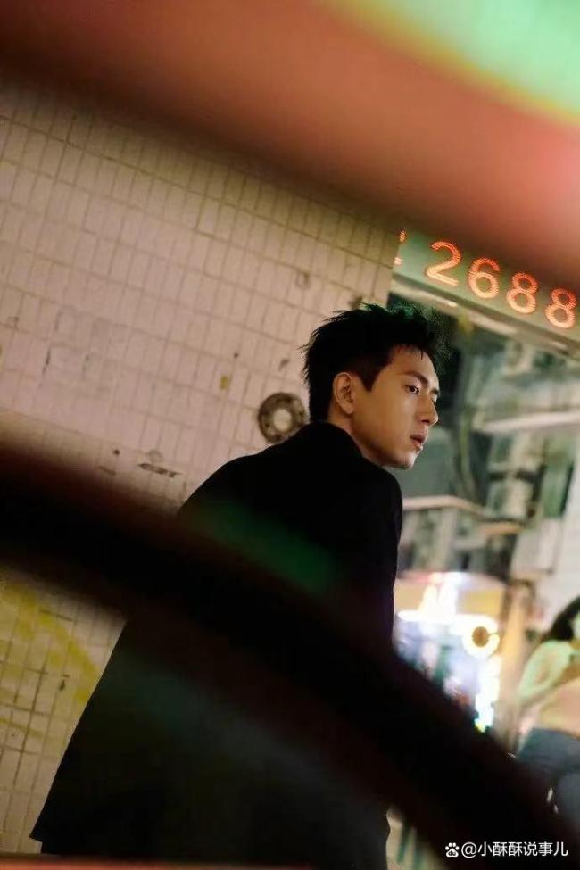 李現(xiàn)澳門掃街被路人警告 合規(guī)小插曲引發(fā)熱議